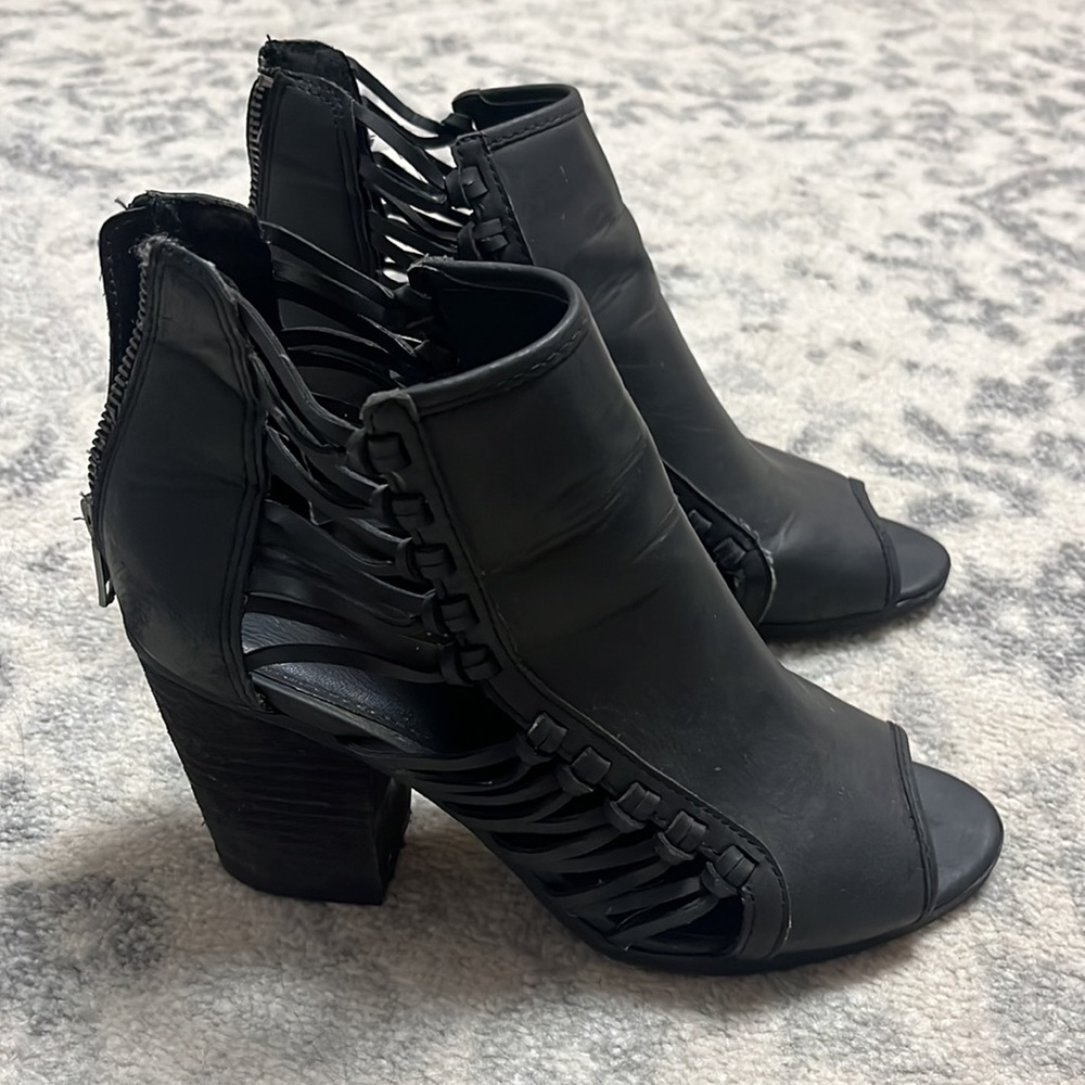 Peep toe gladiator heel